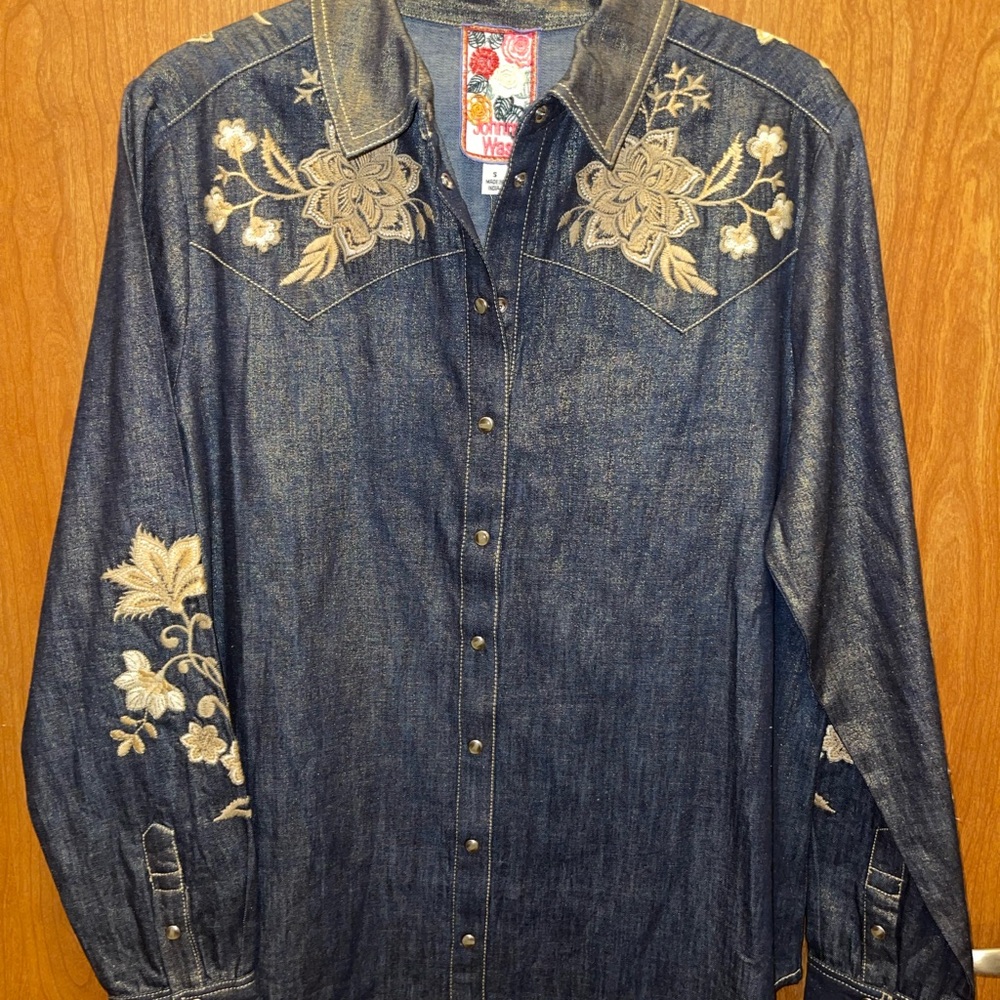 JOHNNY WAS $270 ANNALINA METALLIC DENIM SHIRT